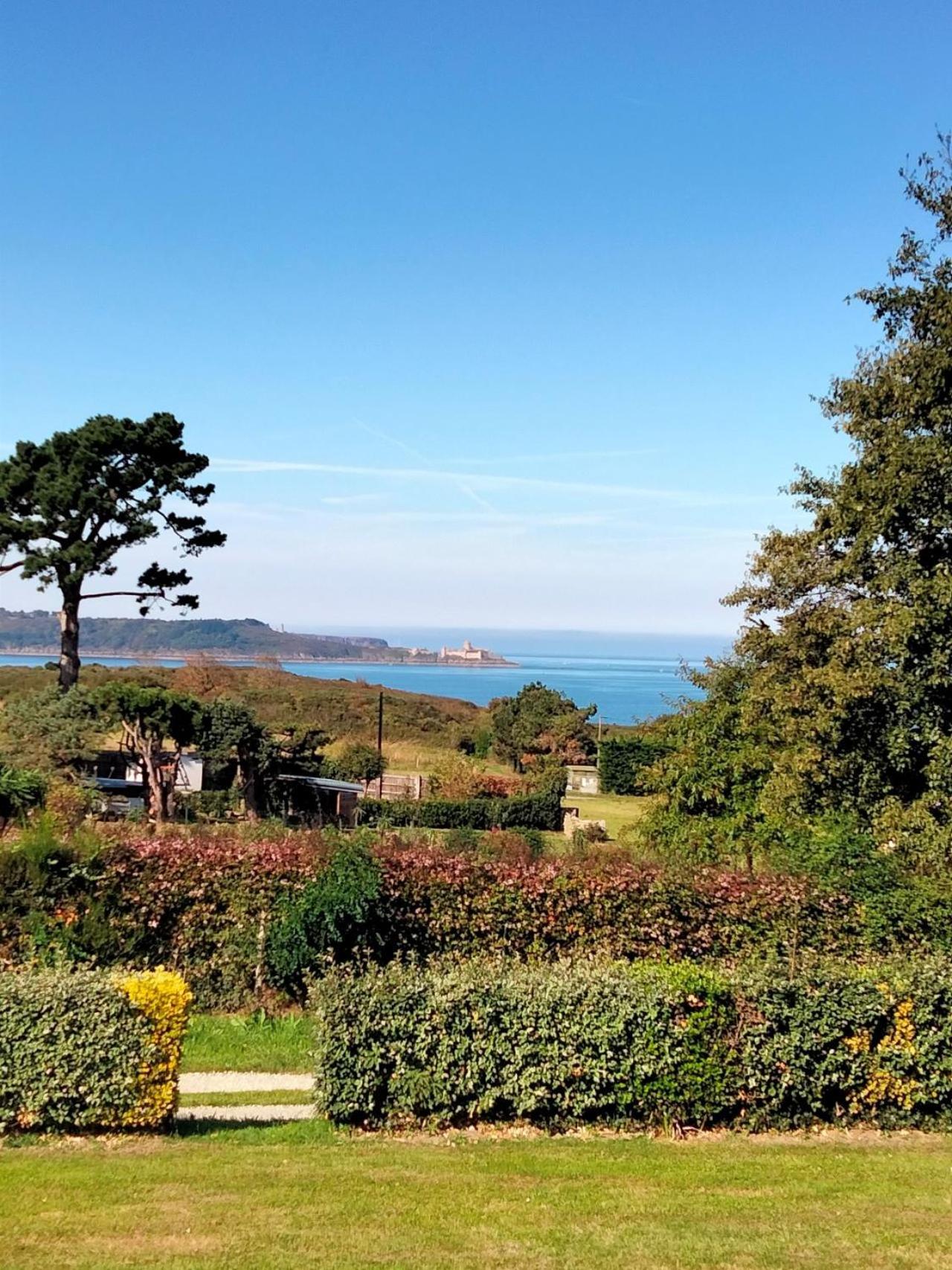 Bienvenue Au Studio L'Escale Bleue Avec Vue Mer Et Sur Le Cap Frehel Saint-Cast-le-Guildo Eksteriør bilde